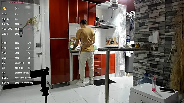 Snapshot of Masterblue_hot chatting on 11/11/25, 08:20 Masterblue hot online show from 11/11/25, 08:20