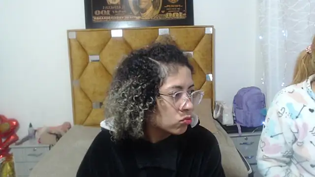 Snapshot of CATTALINAHOT chatting on 02/19/26, 10:22 CATTALINAHOT online show from 02/19/26, 10:22