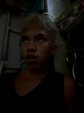 Snapshot of urcumjp chatting on 12/20/25, 02:35 urcumjp online show from 12/20/25, 02:35