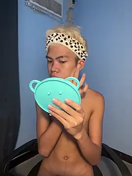 Snapshot of urcumjp chatting on 03/17/26, 06:44 urcumjp online show from 03/17/26, 06:44