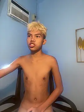 Snapshot of urcumjp chatting on 03/25/26, 12:05 urcumjp online show from 03/25/26, 12:05