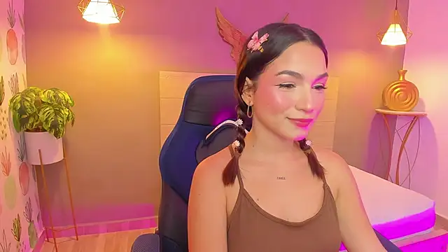 Snapshot of luma_sky_ chatting on 09/23/25, 03:09 luma sky online show from 09/23/25, 03:09