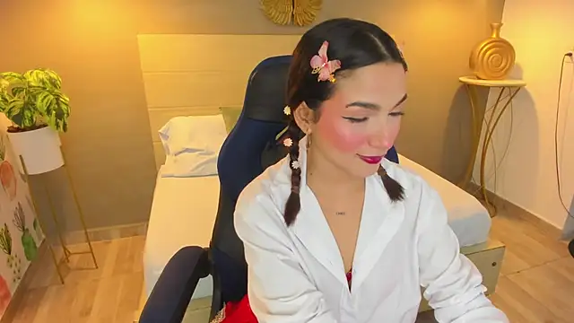 Snapshot of luma_sky_ chatting on 10/04/25, 03:04 luma sky online show from 10/04/25, 03:04