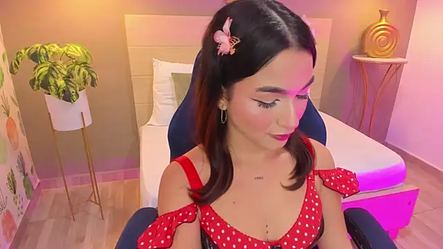 Snapshot of luma_sky_ chatting on 10/23/25, 02:55 luma sky online show from 10/23/25, 02:55