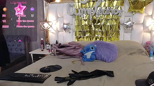 Foxxy Doll online show from 10/18/25, 03:02