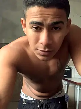 Snapshot of Novindot23cm chatting on 10/30/25, 07:03 Novindot23cm online show from 10/30/25, 07:03