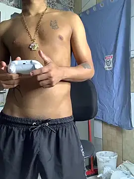 Snapshot of Novindot23cm chatting on 11/19/25, 10:32 Novindot23cm online show from 11/19/25, 10:32