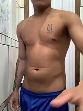 Snapshot of Novindot23cm chatting on 12/17/25, 11:05 Novindot23cm online show from 12/17/25, 11:05