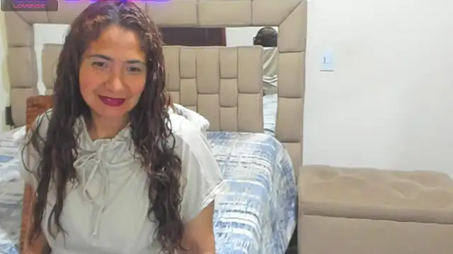 Snapshot of gabrielaponce11 chatting on 11/12/25, 12:11 gabrielaponce11 online show from 11/12/25, 12:11