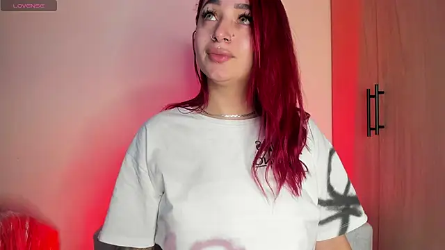 Snapshot of scarlett_Collinss chatting on 09/27/25, 12:54 scarlett Collinss online show from 09/27/25, 12:54