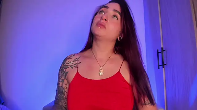 Snapshot of scarlett_Collinss chatting on 12/17/25, 03:34 scarlett Collinss online show from 12/17/25, 03:34