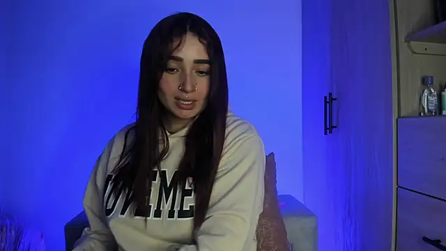 Snapshot of scarlett_Collinss chatting on 01/07/26, 04:37 scarlett Collinss online show from 01/07/26, 04:37