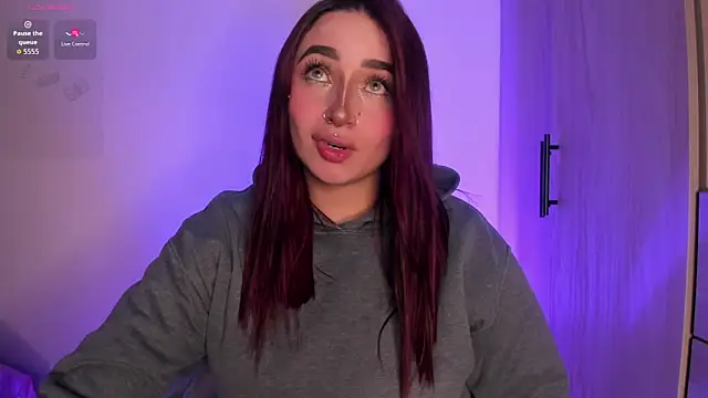 Snapshot of scarlett_Collinss chatting on 02/04/26, 03:45 scarlett Collinss online show from 02/04/26, 03:45