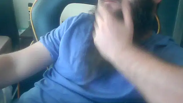 Snapshot of LondonMan1988 chatting on 09/23/25, 11:46 LondonMan1988 online show from 09/23/25, 11:46