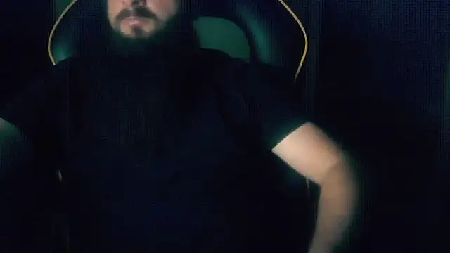 Snapshot of LondonMan1988 chatting on 10/11/25, 06:39 LondonMan1988 online show from 10/11/25, 06:39