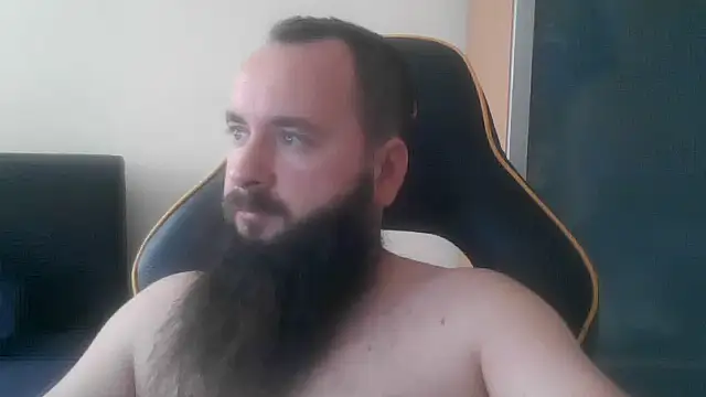 Snapshot of LondonMan1988 chatting on 10/25/25, 11:40 LondonMan1988 online show from 10/25/25, 11:40