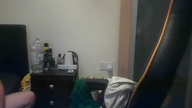 Snapshot of LondonMan1988 chatting on 11/15/25, 07:54 LondonMan1988 online show from 11/15/25, 07:54