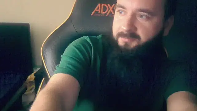 Snapshot of LondonMan1988 chatting on 11/17/25, 03:29 LondonMan1988 online show from 11/17/25, 03:29