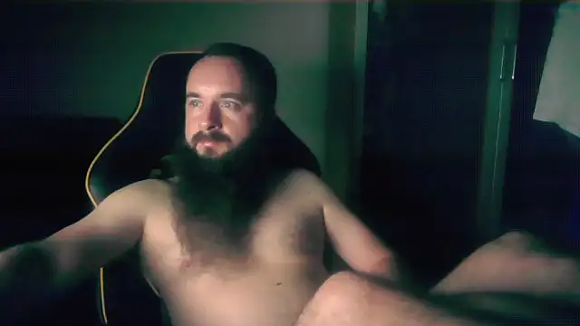 Snapshot of LondonMan1988 chatting on 11/18/25, 10:36 LondonMan1988 online show from 11/18/25, 10:36