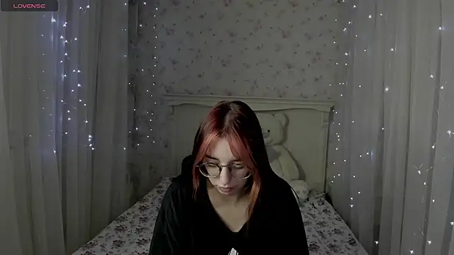 Leia Moreno online show from 10/09/25, 03:54