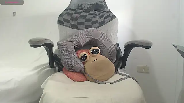 mia duvall online show from 10/17/25, 03:03