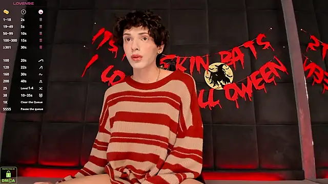 Snapshot of ColeStorm chatting on 10/26/25, 09:10 ColeStorm online show from 10/26/25, 09:10