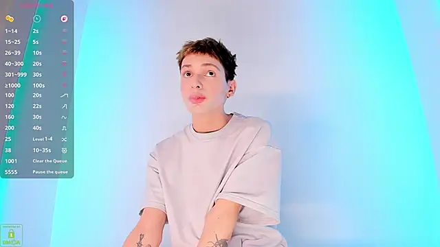 Snapshot of ColeStorm chatting on 11/18/25, 08:24 ColeStorm online show from 11/18/25, 08:24