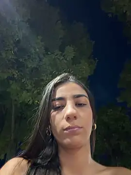 Snapshot of -juicy_ chatting on 12/18/25, 11:11 -juicy online show from 12/18/25, 11:11