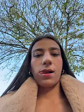 Snapshot of -juicy_ chatting on 03/01/26, 10:45 -juicy online show from 03/01/26, 10:45