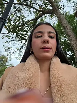 Snapshot of -juicy_ chatting on 03/05/26, 10:50 -juicy online show from 03/05/26, 10:50