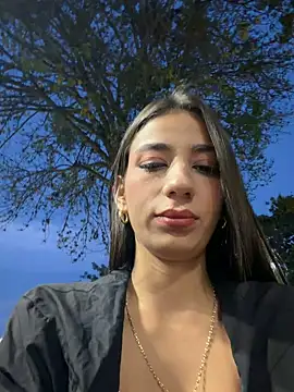 Snapshot of -juicy_ chatting on 03/10/26, 11:21 -juicy online show from 03/10/26, 11:21