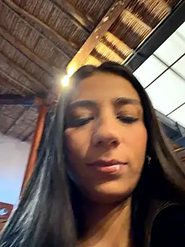 Snapshot of -juicy_ chatting on 03/29/26, 10:54 -juicy online show from 03/29/26, 10:54