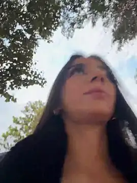 Snapshot of -juicy_ chatting on 04/15/26, 11:05 -juicy online show from 04/15/26, 11:05