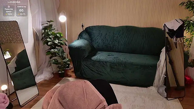 Snapshot of Angell_Wild chatting on 03/17/26, 11:24 Angell Wild online show from 03/17/26, 11:24