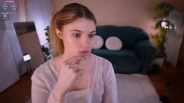 Snapshot of Angell_Wild chatting on 04/15/26, 12:56 Angell Wild online show from 04/15/26, 12:56