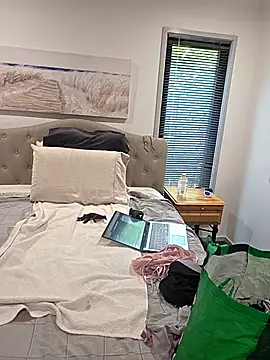 Snapshot of iamthepublickmasterbater chatting on 04/15/26, 01:34 iamthepublickmasterbater online show from 04/15/26, 01:34