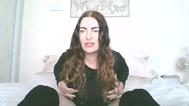 Snapshot of EllaKent chatting on 05/11/26, 04:04 EllaKent online show from 05/11/26, 04:04