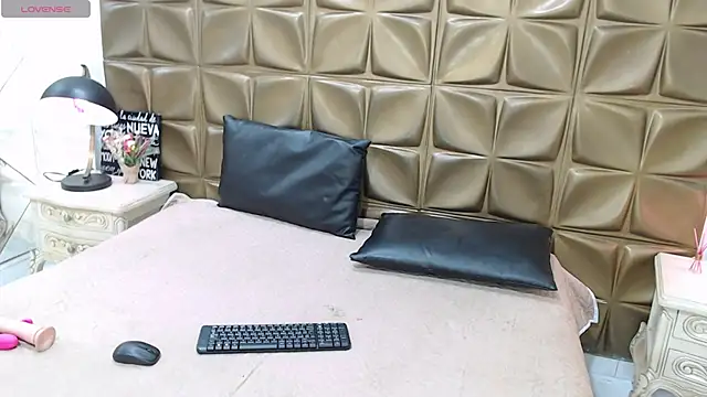 VioletLux online show from 09/17/25, 07:59