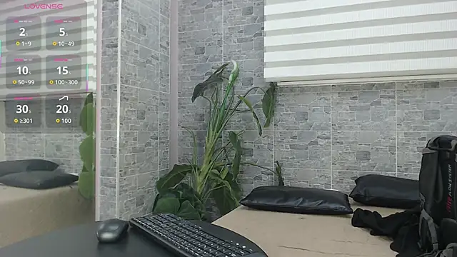 VioletLux online show from 11/04/25, 07:35