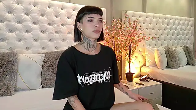 Snapshot of aa_lunit chatting on 09/18/25, 01:13 aa lunit online show from 09/18/25, 01:13