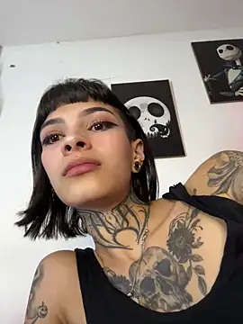 Snapshot of aa_lunit chatting on 09/19/25, 01:18 aa lunit online show from 09/19/25, 01:18