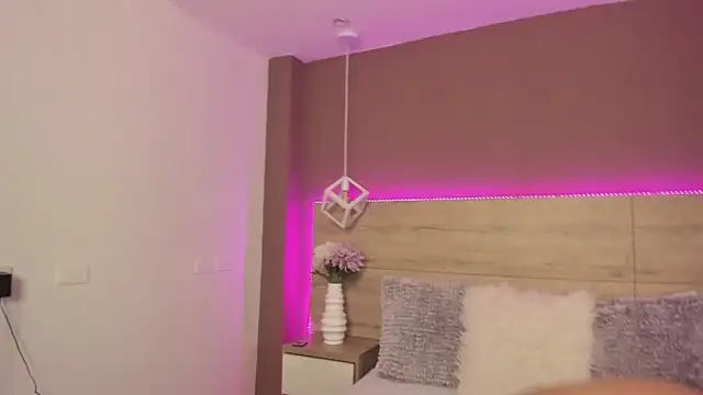 Snapshot of aa_lunit chatting on 10/16/25, 01:23 aa lunit online show from 10/16/25, 01:23