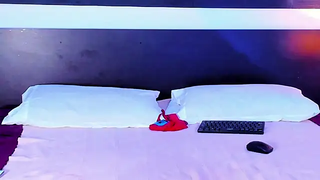 Bela Jones online show from 11/16/25, 04:01