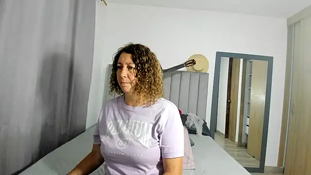 Snapshot of sarita_mature chatting on 03/30/26, 11:00 sarita mature online show from 03/30/26, 11:00