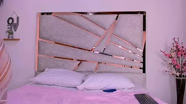 Snapshot of Samy__xx chatting on 09/18/25, 03:47 Samy  xx online show from 09/18/25, 03:47