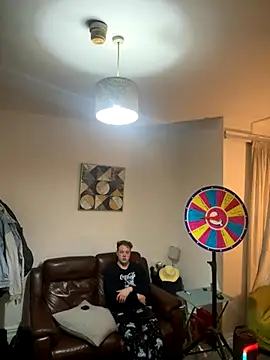 Snapshot of yourmaster2025 chatting on 10/17/25, 05:15 yourmaster2025 online show from 10/17/25, 05:15