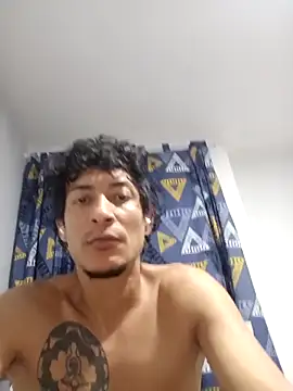 Snapshot of Alejobig27 chatting on 11/28/25, 03:31 Alejobig27 online show from 11/28/25, 03:31