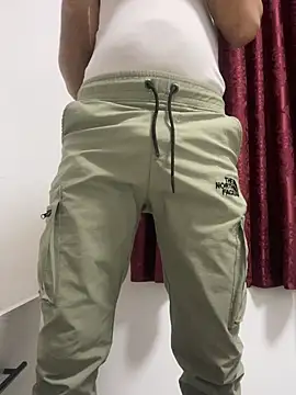 Snapshot of Anassal123 chatting on 11/19/25, 09:48 Anassal123 online show from 11/19/25, 09:48