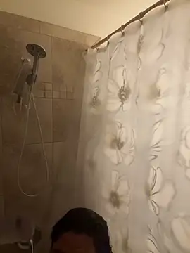 Snapshot of 1n0nlythroat chatting on 10/30/25, 02:57 1n0nlythroat online show from 10/30/25, 02:57