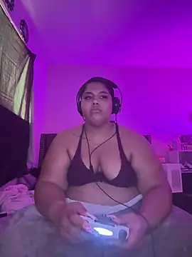 Snapshot of 1n0nlythroat chatting on 10/31/25, 05:58 1n0nlythroat online show from 10/31/25, 05:58